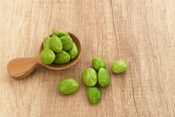 Pete or Petai beans, usually eaten raw or for other cooking ingredients. Popularly known as stink bean.
