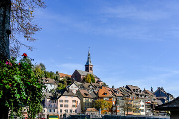 Laufenburg, Laufenburg Baden, Altstadt, Heilig Geist, Kirche, Laufenbrücke, Rhein, Rheinuferweg, Altstadthäuser, Herbst, Herbstsonne, Baden-Württemberg, Deutschland