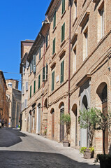 Fototapeta na wymiar Recanati, le strade del borgo vecchio - Marche