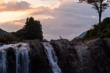 夕暮れ時の蔦の淵　愛知県