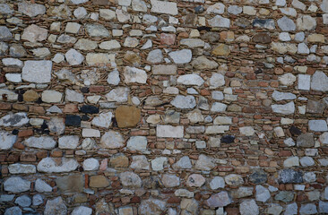 Alte Mauer in der Altstadt von Taormina.