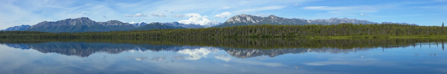 Crédence de cuisine en verre imprimé Denali Vue panoramique sur le lac Byers et Denali dans le parc national et réserve de Denali, Alaska, États-Unis, Amérique du Nord
