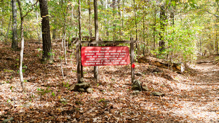 Devils Den State Park, Arkansas, sign along the hiking trail
