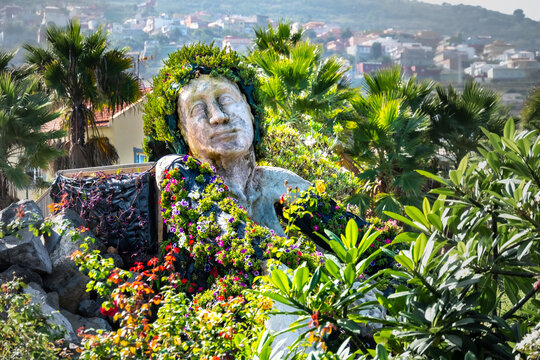 La Giganta, ist eine Sehensw&uuml;rdigkeit in La Quinta, einem Ortsteil von Santa Ursula auf der Kanareninsel Teneriffa.