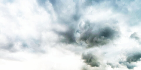 Obraz premium Danger dusk clouds full storm sky before to be raining. Dramatic sky background.