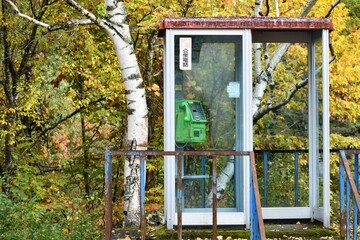 山の中の公衆電話
