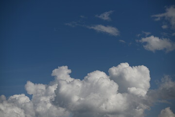 Fototapeta na wymiar cielo nuvole 