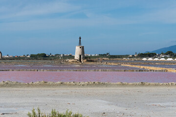 Mulino alle saline di marsala con sale rosa