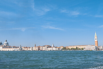 Fototapeta na wymiar Venecia vista desde Basílica Di San Giorgio