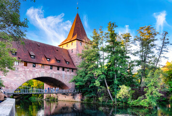 Historic chain walk (Kettensteg) with Schlayer tower, city wall, Nuremberg - Old Town