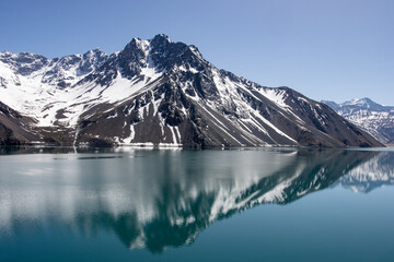 Cajon del Maipo no Chile fotografado na Primavera