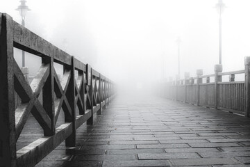 Fototapeta na wymiar bridge in the fog