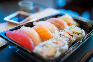 Sushi - Sashimi Lunch