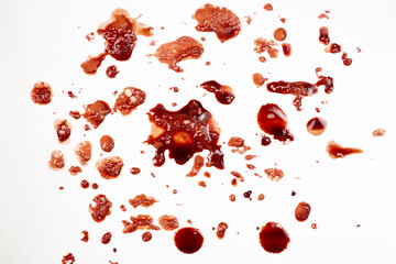 Cuchillo manchado de sangre, manchas de sangre, gotas de sangre, asesino en serie
Accidente doméstico, terror Halloween
 - obrazy, fototapety, plakaty