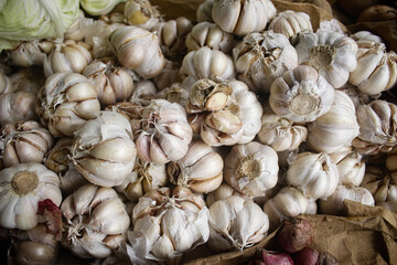 a pile of garlic 