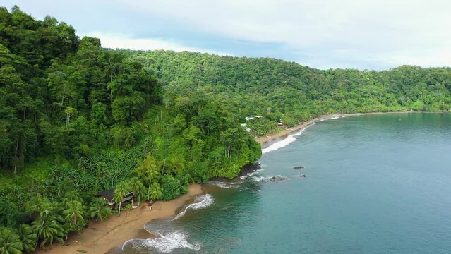 Peaceful shore on the pacific coast.