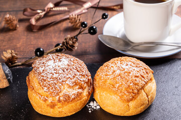 コンビニのシュ－クリ－ム