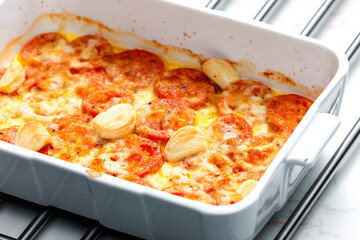 baked tomatoes with cheese and garlic