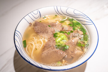 A delicious bowl of beef ramen
