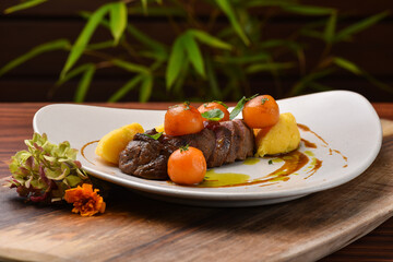 Haute cuisine/Asian fusion, roasted beef fillet