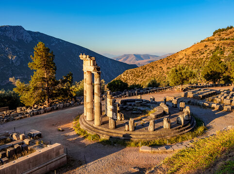 Tholos of Delphi, Temple of Athena Pronaia, sunrise, Delphi, UNESCO World Heritage Site, Phocis