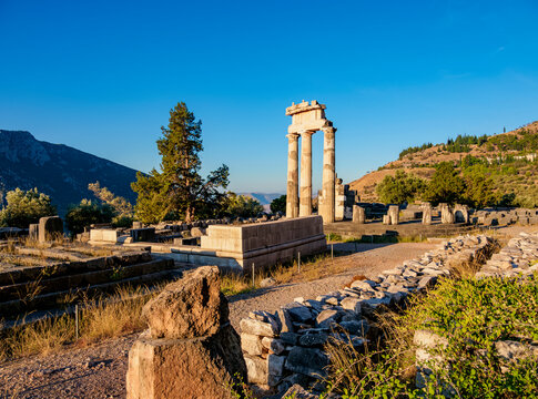 Tholos of Delphi, Temple of Athena Pronaia, sunrise, Delphi, UNESCO World Heritage Site, Phocis