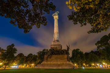 View of Monument to the Heroes of the Peninsular War at night, Porto, Norte