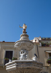 Fototapeta na wymiar Brunnen der Piazza Duomo vor der Kathedrale in Taormina Nr.1