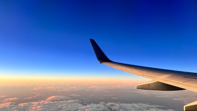 夕暮れの空　航空写真