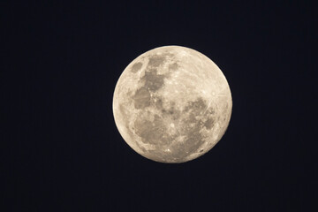 Lune, pleine Lune, satellite naturel de la planète Terre