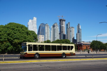 Naklejka na ściany i meble Buenos Aires bus