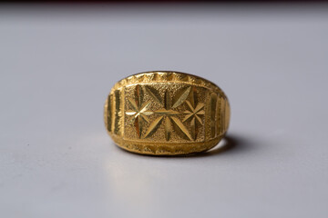 Beautiful patterned gold ring, Thai style
