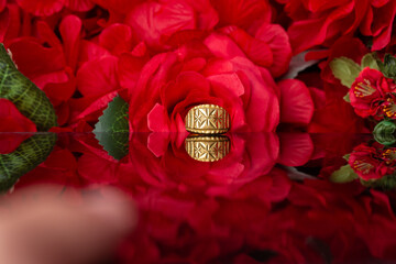 Beautiful patterned gold ring, Thai style