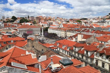 Fototapeta na wymiar Daytime view of Rossio Square, Lisbon