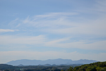 Fototapeta na wymiar 仙台泉パークタウンからの秋の雲に彩られた蔵王連峰