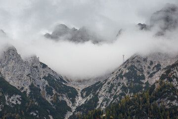 Karwendelgebirge im Nebel bei Mittenwald, Oberbayern