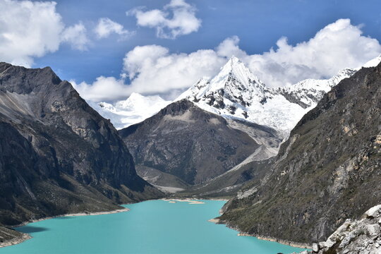 Lake in Huaraz - Peru - Paron
