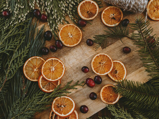 Fototapeta na wymiar Christmas oranges and pine