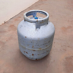 gas cylinder 13 kg, silver, used, with small rust