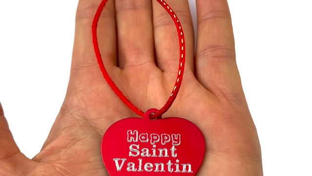 Coeur m&eacute;daille m&eacute;daillon avec texte message gravure HAPPY SAINT VALENTIN. Bijoux raffin&eacute; cadeau carte saint Valentin d&eacute;claration amour