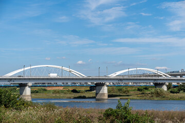 神奈川県相模川に架る橋の風景