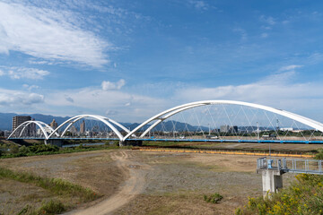 Fototapeta na wymiar 神奈川県相模川に架る橋の風景