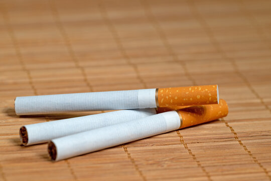  Filterzigaretten in einer Nahaufnahme