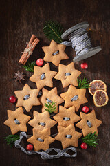 Traditionally gingerbread cookies chain as Christmas decoration.