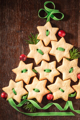 Gorgeous butter cookies chain as Christmas decoration.