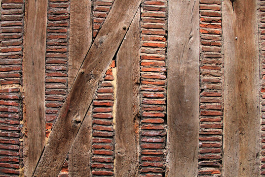 mur de bois et de brique