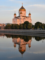Obraz na płótnie Canvas The Cathedral of Christ the Saviour and Prechistenskaya Embankment in the morning. Moscow, Russia.