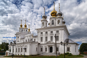 Fototapeta na wymiar Resurrection Cathedral in Shuya, Russia