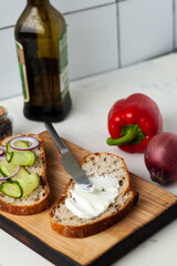 Sandwich making