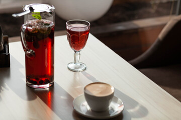 fresh berry lemonade restaurant served